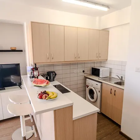 Finikoudes Seaview Vibe 1 Bdr Flat * Larnaca