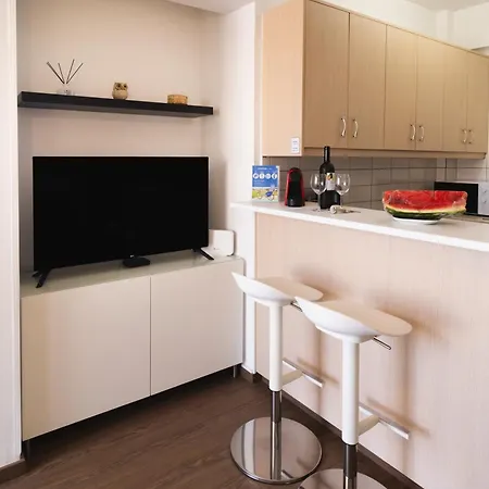 Finikoudes Seaview Vibe 1 Bdr Flat *