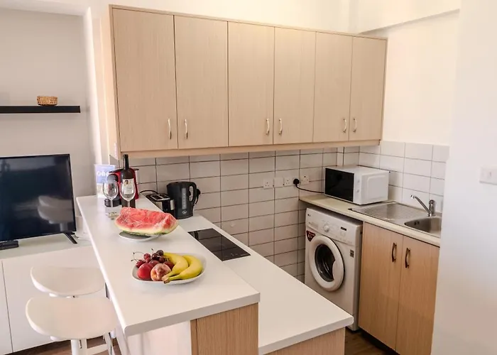 Finikoudes Seaview Vibe 1 Bdr Flat * Larnaca