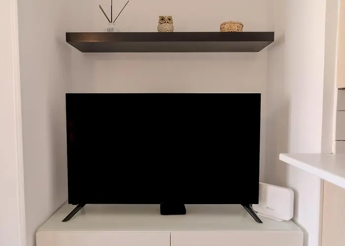 Finikoudes Seaview Vibe 1 Bdr Flat