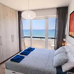 Finikoudes Seaview Vibe 1 Bdr Flat Lárnaca