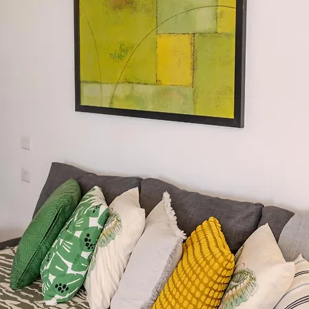 Finikoudes Seaview Vibe 1 Bdr Flat شقة *