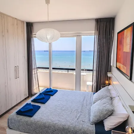 Finikoudes Seaview Vibe 1 Bdr Flat شقة لارنكا